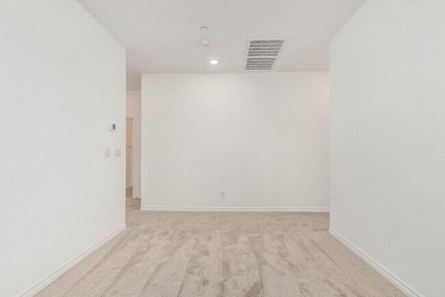 Building Photo - 2023 built townhome
