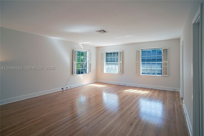 Building Photo - 2805 Segovia St