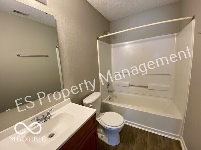 Building Photo - 10902 Glenayr Dr