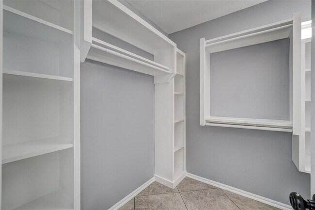 Building Photo - 1209 SW 113th St