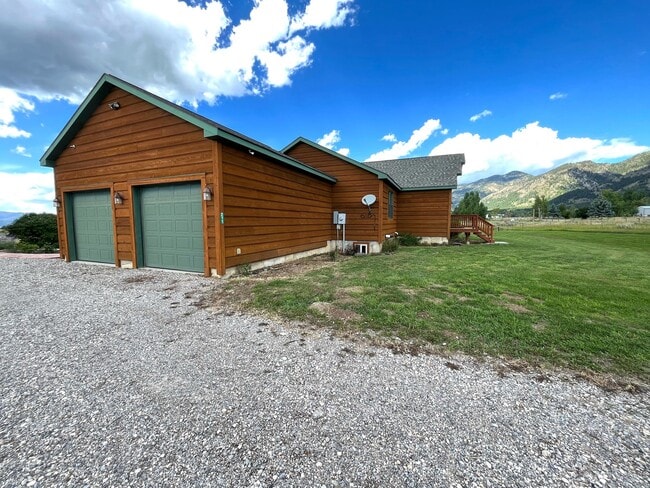 Building Photo - 211 Hoback Dr