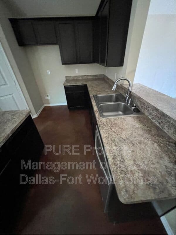 Building Photo - 7318 Mistletoe Trail