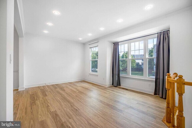 Building Photo - 43782 Brookline Terrace