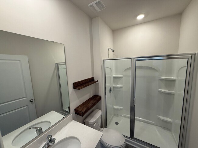 Building Photo - Like New Beautiful Home in Locust!