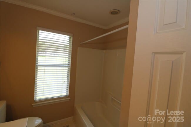 Building Photo - 7130 Lanark Ct