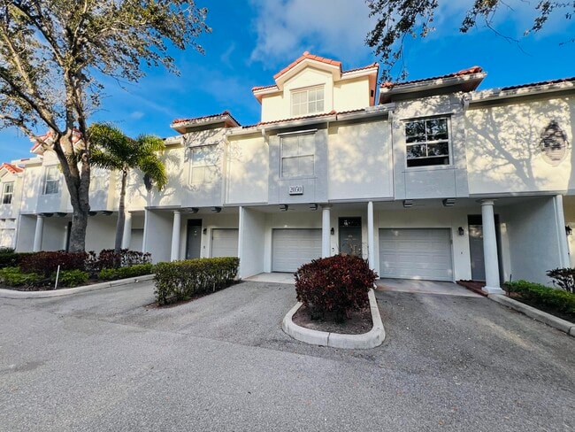 Primary Photo - 2050 Alta Meadows Ln