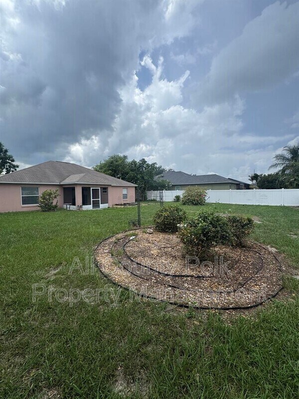 Building Photo - 601 Willet Cir