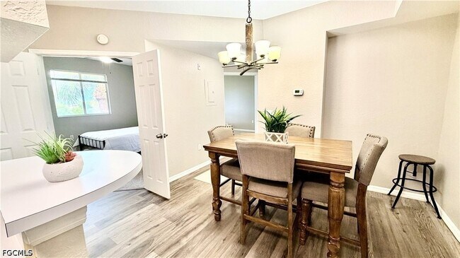 Building Photo - 6481 Aragon Way