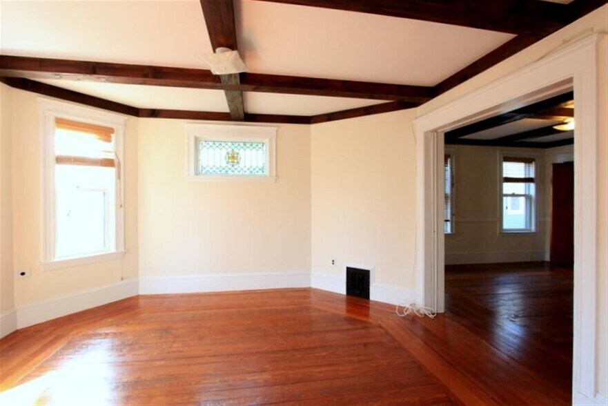 Building Photo - 92 Rogers Ave