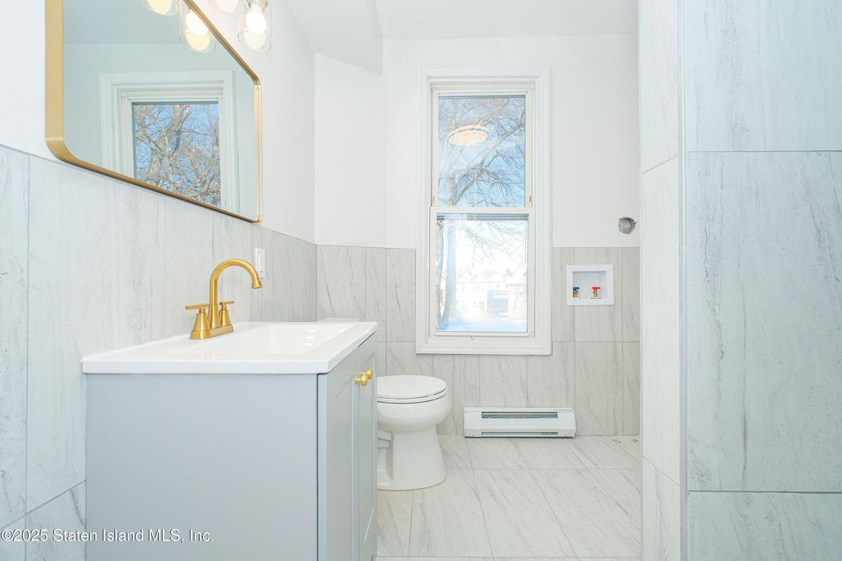 Building Photo - 413 Cary Ave