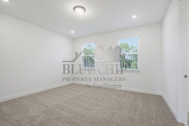 Building Photo - 1217 Pampus Dr
