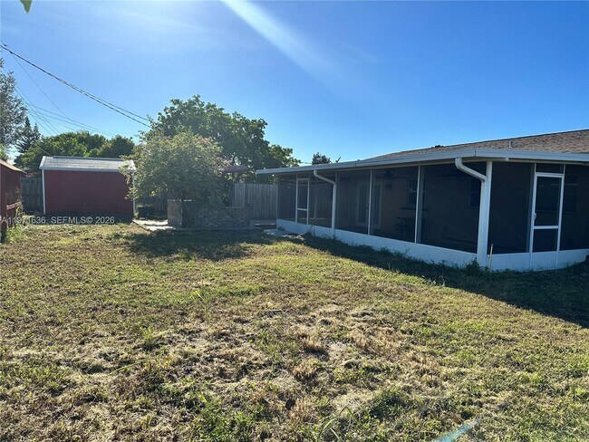 Building Photo - 108 SE Soneto Ct