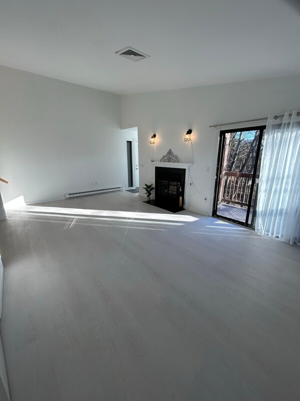 Building Photo - 10 Ridgedale Dr