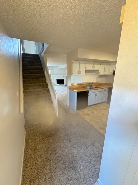 Building Photo - 7545 Banner Ct