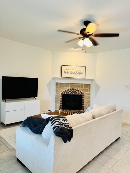 Building Photo - 8113 Wildwest Dr