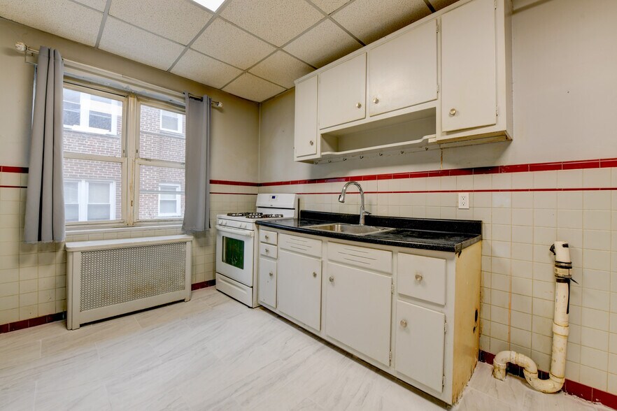 Building Photo - 71 Carmer Ave