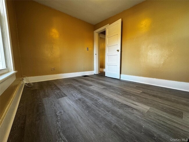 Building Photo - 56 Watkins Ave