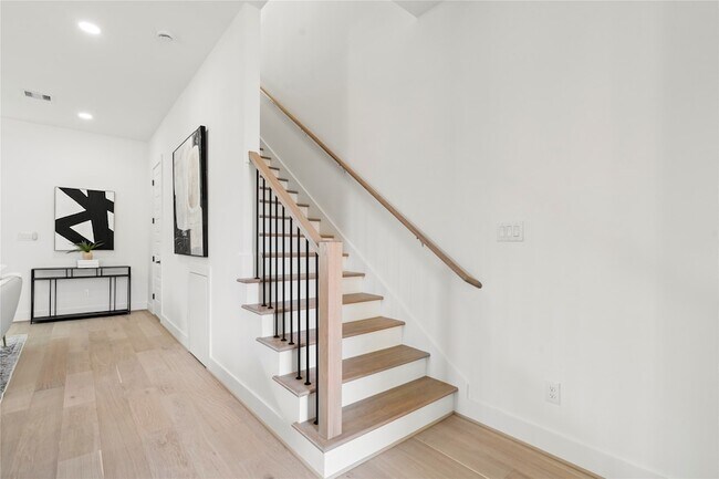 Building Photo - 4110 Cortlandt St