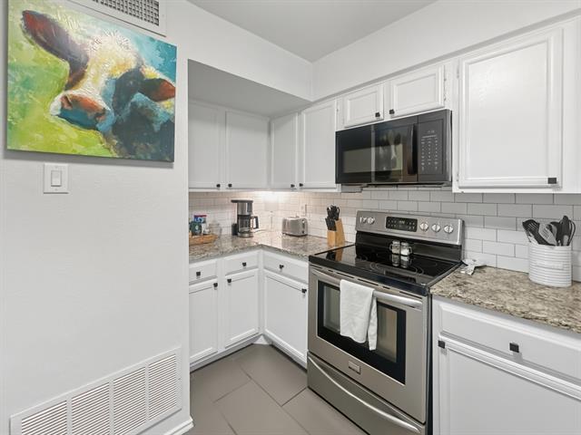 Building Photo - 15151 Berry Trail