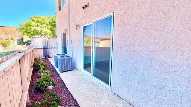 Building Photo - Lovely Downstairs, Entry-Level, End Unit Condo in the Private Diamante HOA Community of Bonsall, ...