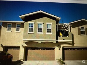 Building Photo - Northgate Townhome