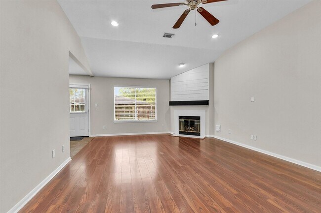 Building Photo - 2726 Fox View Cir