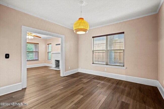 Building Photo - 4544 Royal Ave