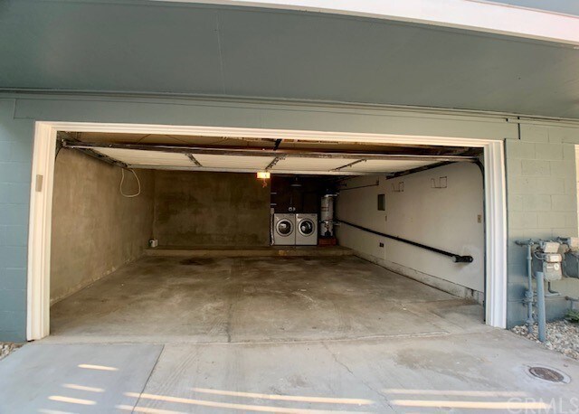 Building Photo - 267 N Holliston Ave