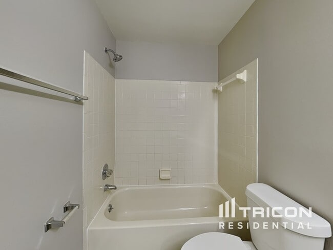 Building Photo - 1374 Bramblewood Dr