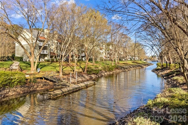 Building Photo - 19843 Henderson Rd