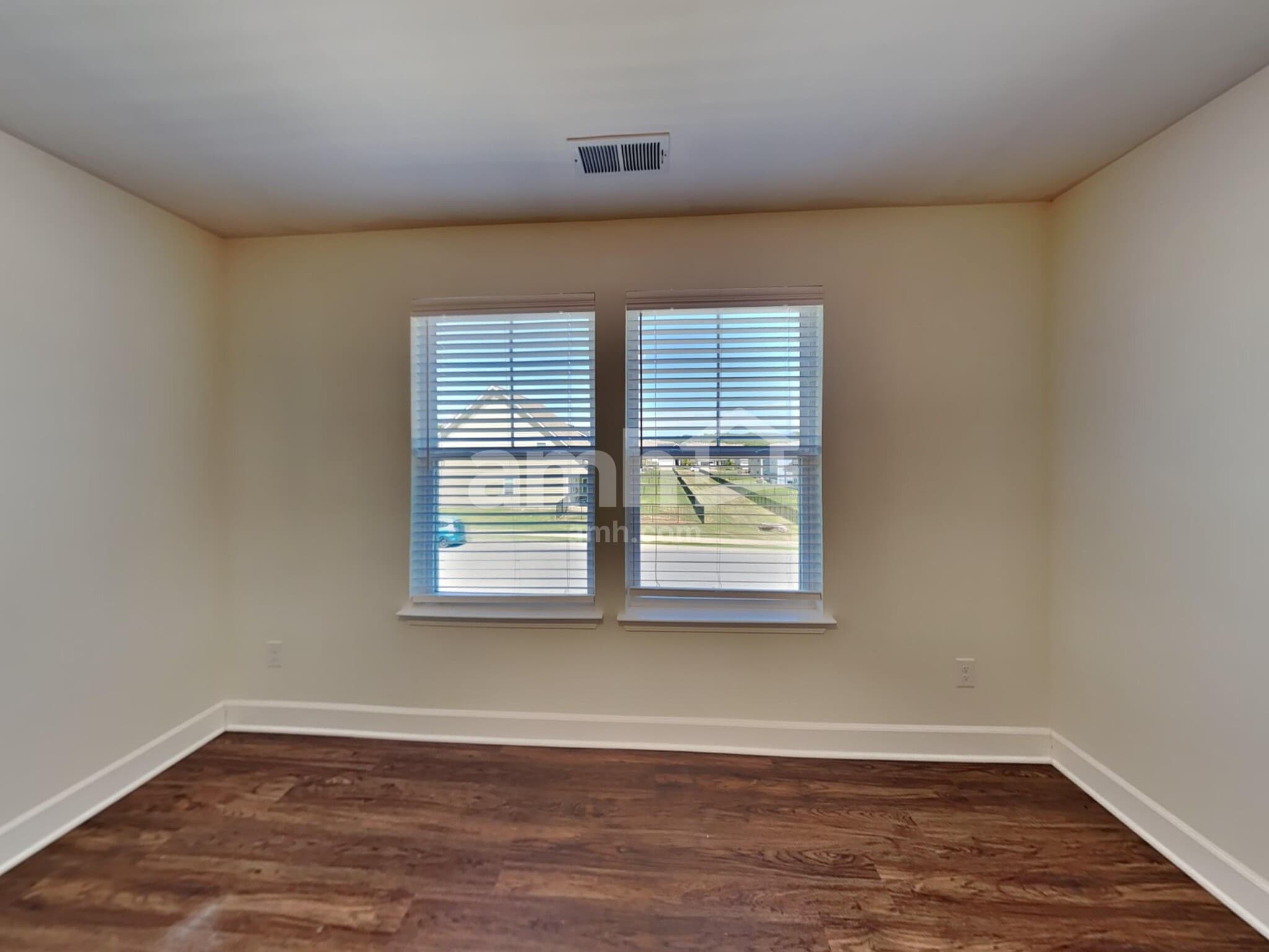 Building Photo - 5708 Lakemont Dr