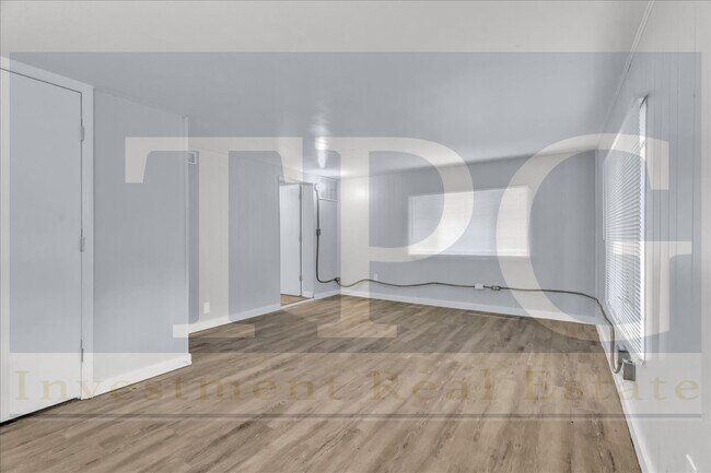 Building Photo - 9901 E Linwood Blvd