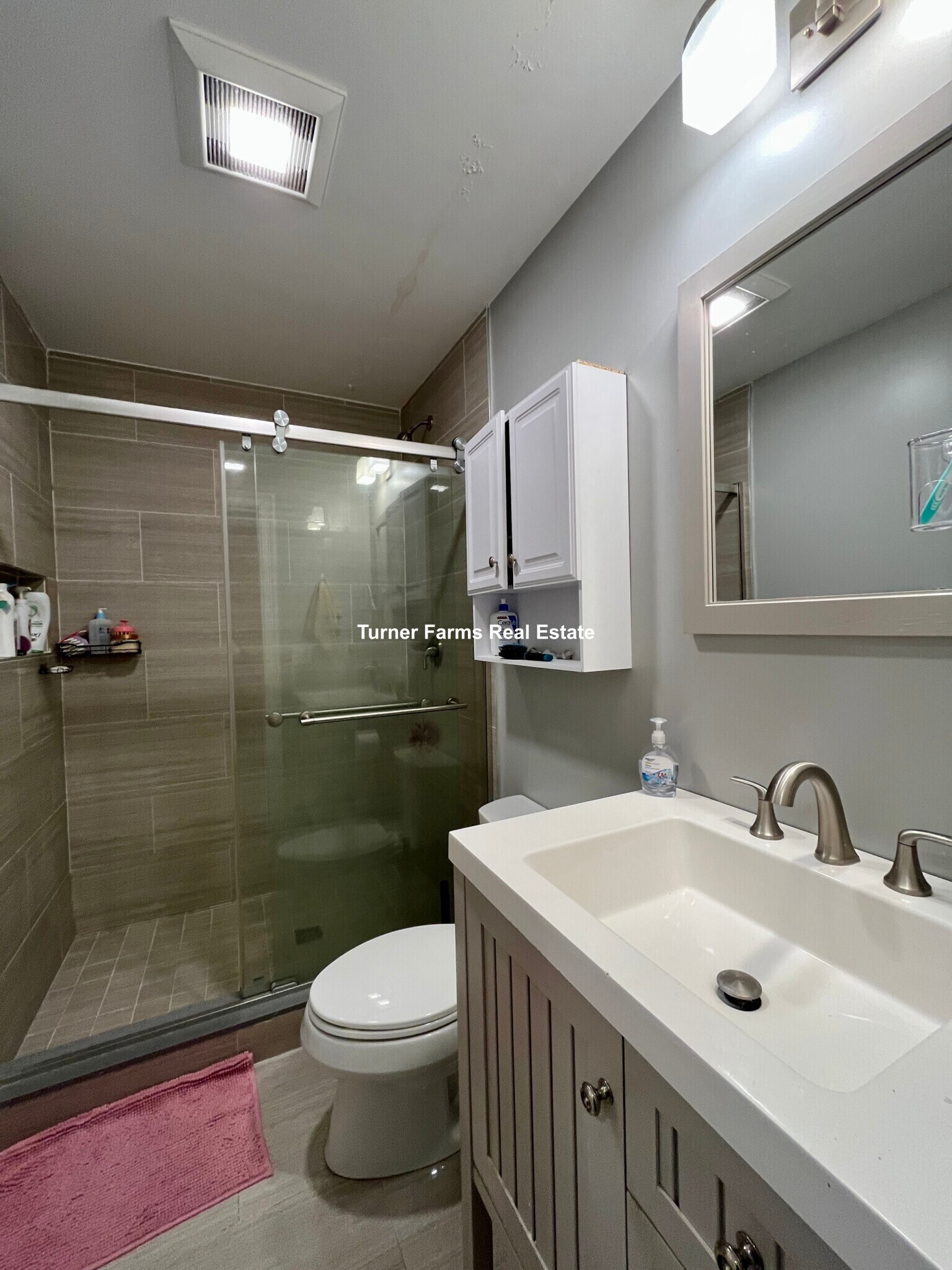 Building Photo - 92 Calumet St