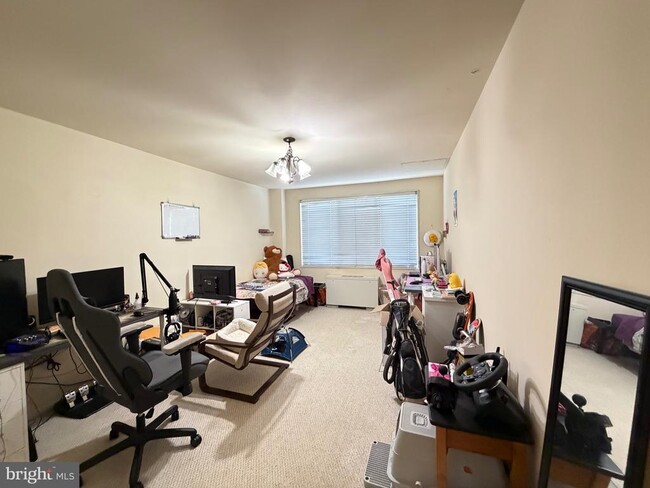 Building Photo - 10201 Grosvenor Pl
