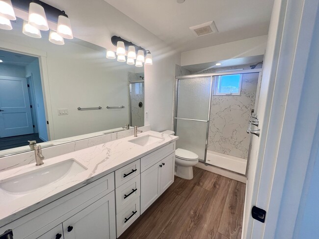 Building Photo - NEW PRICE! Beautiful 3 bedroom 2.5 home in...