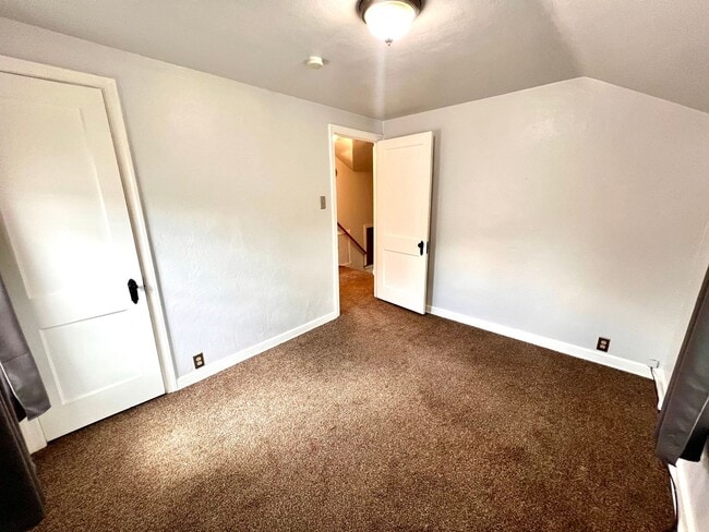 Building Photo - Sewickley - 3 Bedroom 2 Bathroom - Charmin...