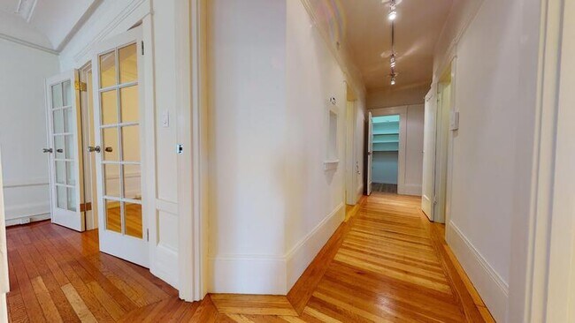 Building Photo - 601 Stockton St