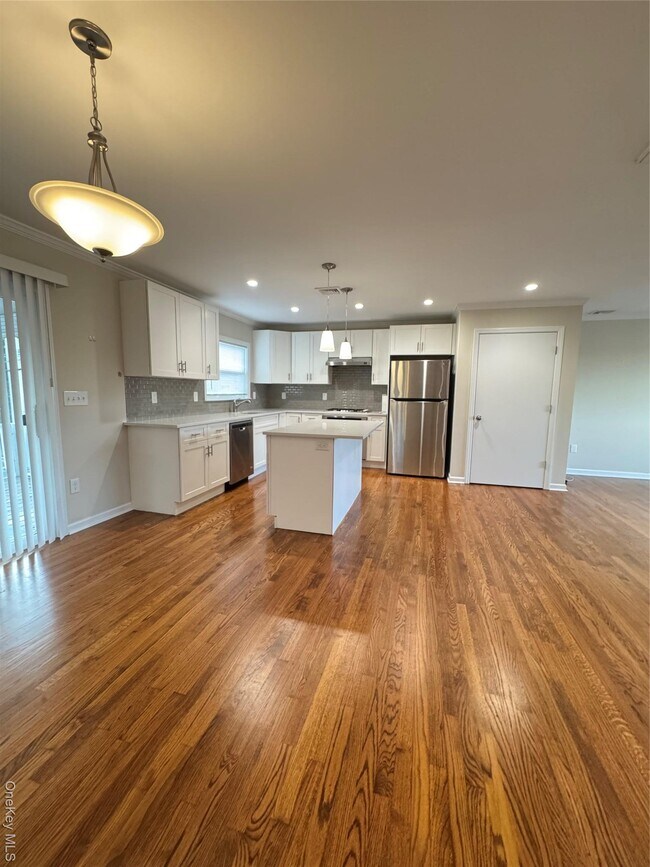 Building Photo - 14 Summit Ave