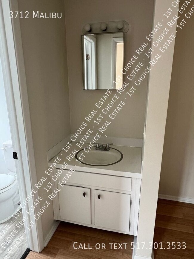 Building Photo - 3712 Malibu-