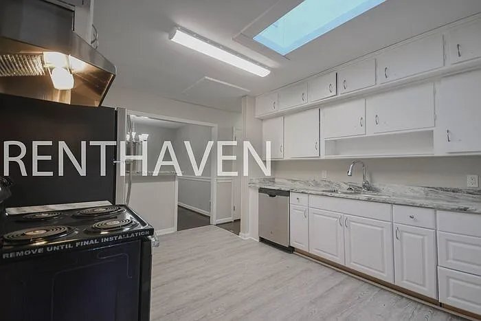 Building Photo - 2119 Porter Dr