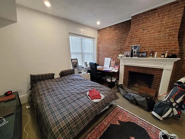 Building Photo - 1414 Beacon St