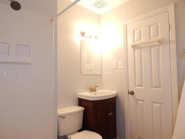 Building Photo - 1019-B Mckee