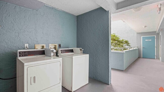 Building Photo - 769 Sundial Ct