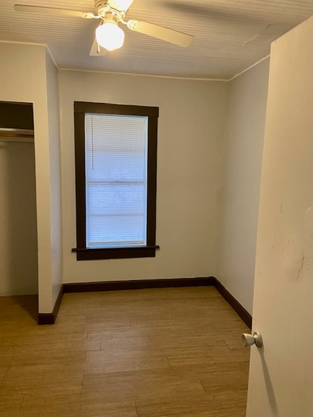 Building Photo - 356 Walnut St