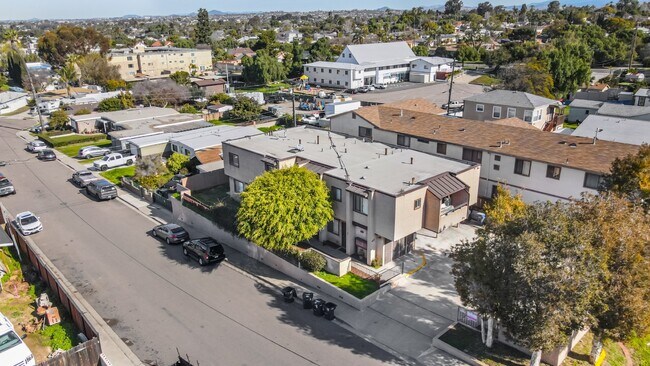 Building Photo - Chula Vista - Two Weeks FREE Renovated 2 bed /1.5 bath Two-Story Townhome w/ Private Yard