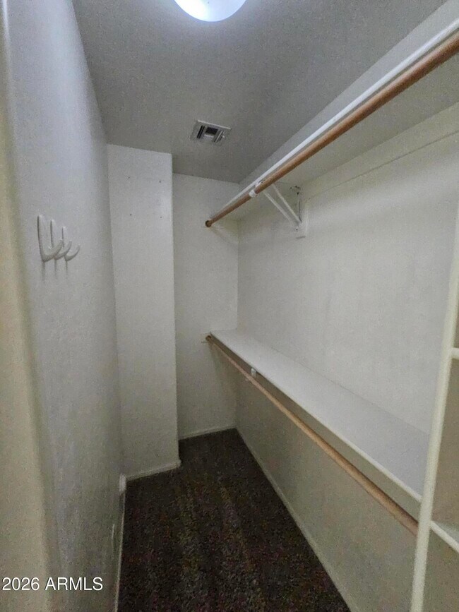 Building Photo - 3841 E Minton St