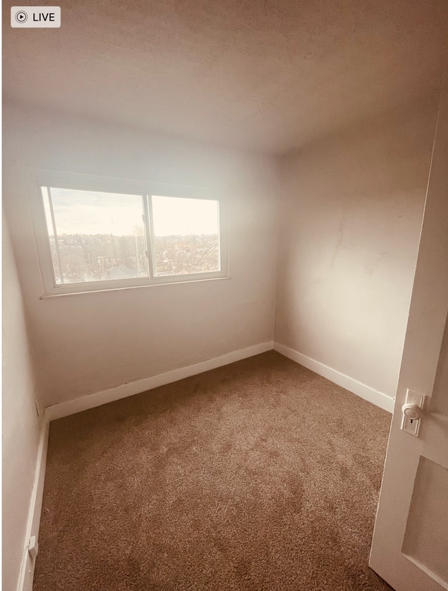 Building Photo - 3 Bed 1 Bath Munhall Pa