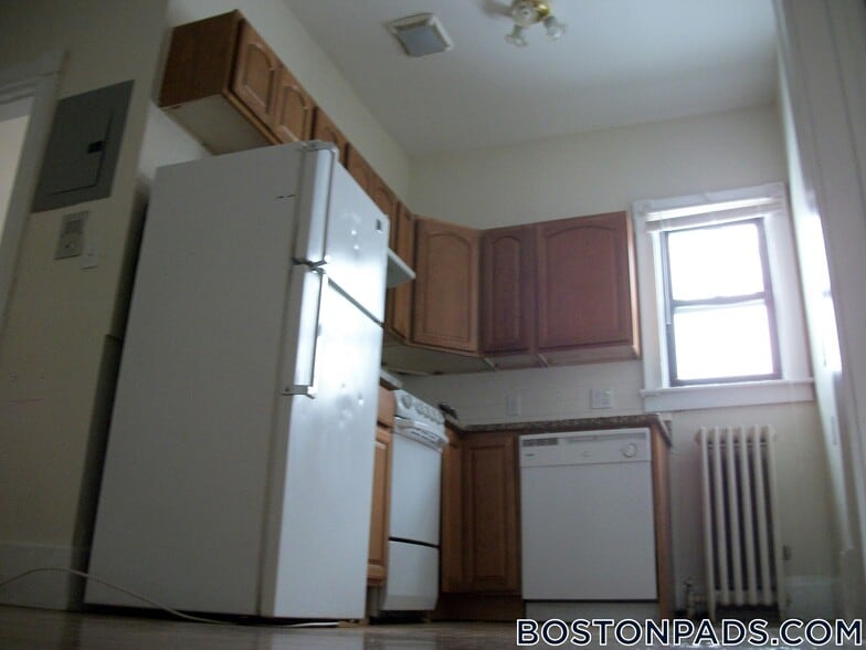 Building Photo - 41 Bay State Rd