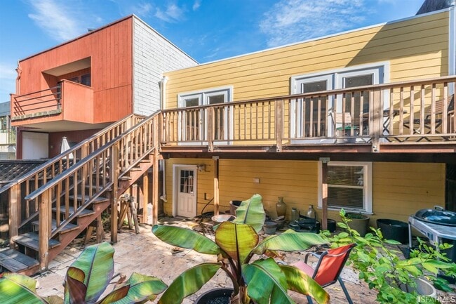 Building Photo - 724 De Haro St