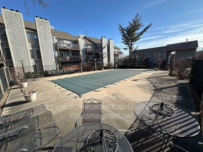 Building Photo - 12013 W 58th Pl